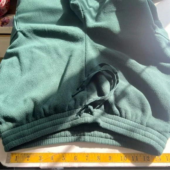 PINK Victoria’s Secret Deep Forest Green Fleece Wide Leg Cargo Joggers Sz M NWT - Picture 9 of 13